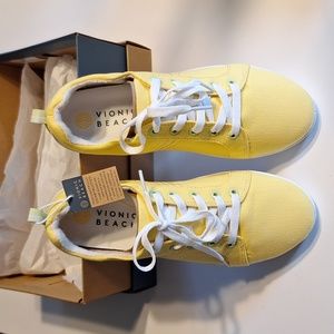 Vionic Beach sneakers
